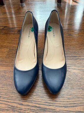 Tahari Navy Pointed Toe Leather Pumps